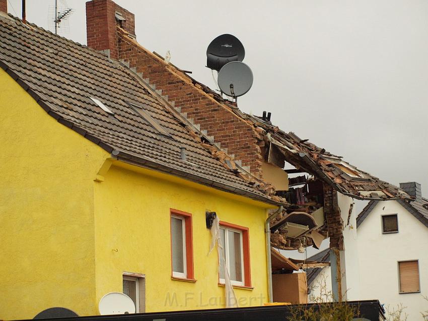 Hausexplosion Bruehl bei Koeln Pingsdorferstr P479.JPG